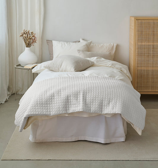 Sängöverkast Vit