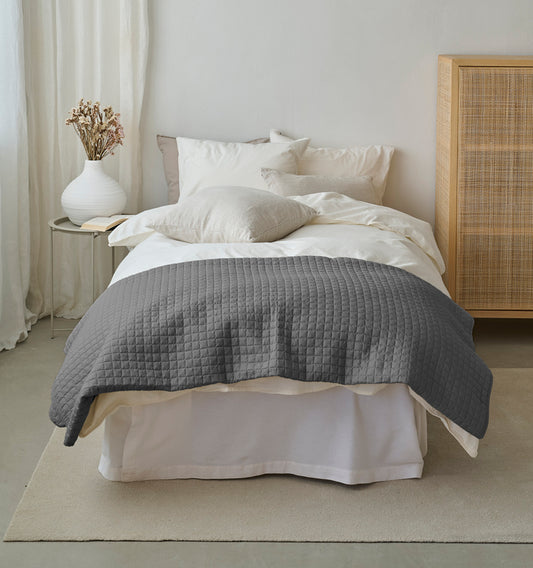 Sängöverkast Grå