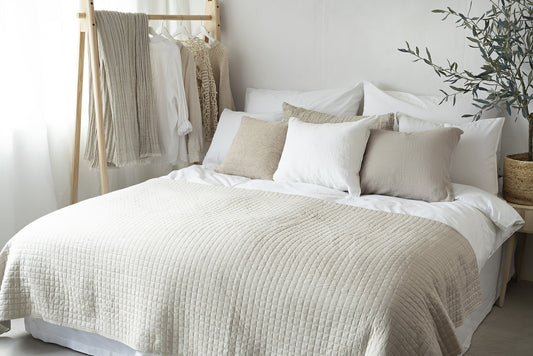 Sängöverkast Beige Dubbelsäng